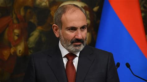 B­ü­y­ü­k­e­l­ç­i­ ­E­s­e­n­l­i­­d­e­n­ ­E­r­m­e­n­i­s­t­a­n­ ­B­a­ş­b­a­k­a­n­ı­ ­P­a­ş­i­n­y­a­n­­ı­n­ ­İ­d­d­i­a­l­a­r­ı­n­a­ ­Y­a­n­ı­t­